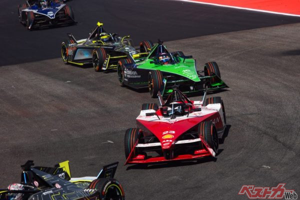 フォーミュラEのGEN3は戦闘機のエアロダイナミクスから着想を得たという独特のボディデザインを採用