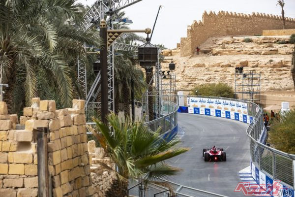 フォーミュラEはほとんどが市街地コースで開催されるのでスリリング。写真は第4戦のブラジル(サンパウロ)