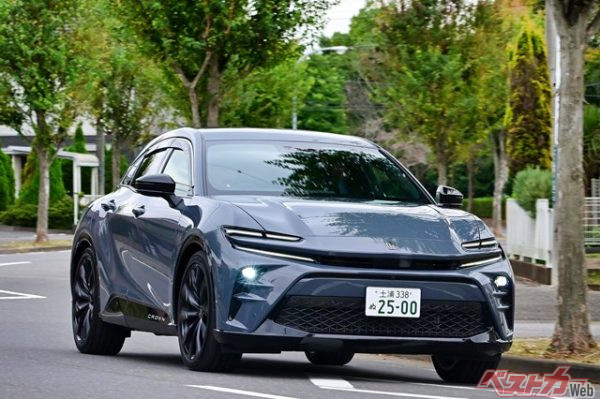 例えばトヨタクラウンスポーツ。これを100文字で斬るなら……評論家はどうまとめあげてくるか? 注目のイチオシ企画だ