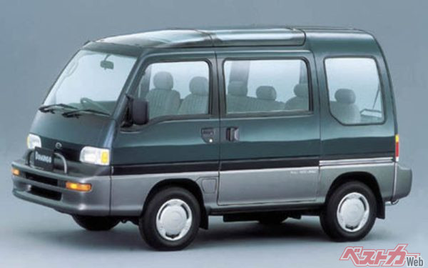 ナンバー取付位置を変えればもう少しカッコよくなる気も