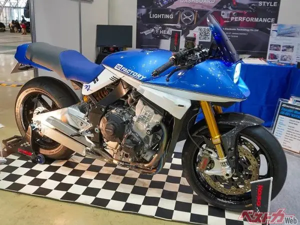 話題騒然! カタナ外装のZX-10Rがショー会場に登場?!【モーター