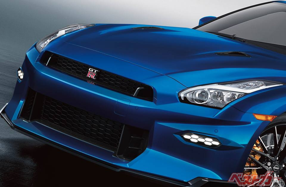 スカイラインＧＴ−Ｒ 1億円超え確実!? 日産「スカイラインGT-R」極上青ボディがスゴい