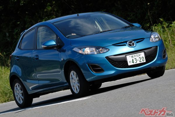 マツダ デミオ。人気の中心は13-SKYACTIV。内燃機関のまま25.0km/Lの燃費を達成し、HV偏重ムードに一石を投じた意義は大きい