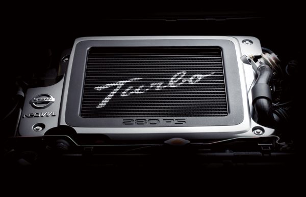 「Turbo」「280PS」と誇らしげに刻印されているSR20VETは初代エクストレイルGTのみの採用で終わってしまった