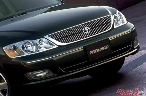 ええ、セダンなのに6人乗り?! しかも超絶未来っぽいやん内装!! アメリカからやってきたプロナードがイカす