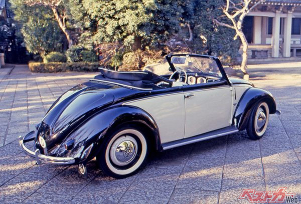 VW ビートル「ヘブミューラー」カブリオレ。ヘブミューラーはボディ架装を行っていたメーカー