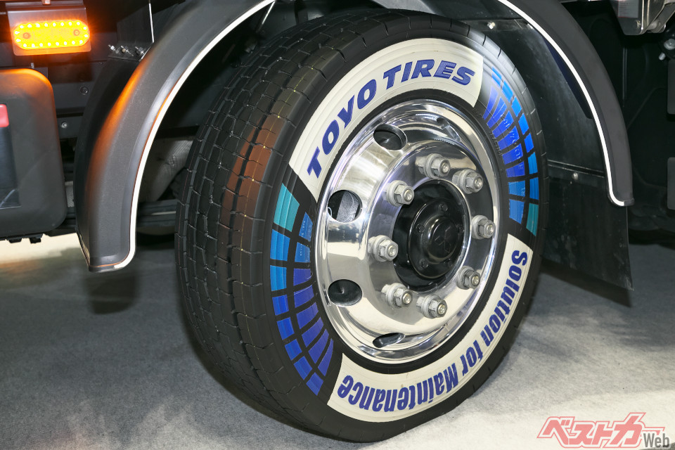 物流に革新と新風を トーヨータイヤがジャパントラックショー