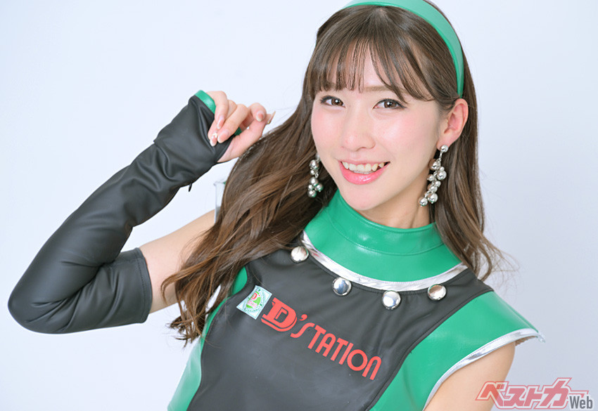 すらりと伸びた足が美しい!! ストイックビューティー廣川エレナ