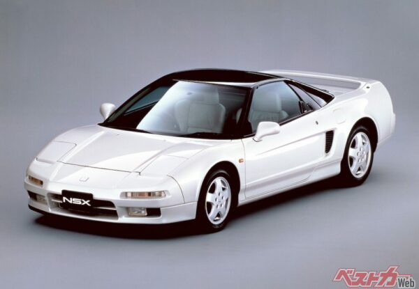 ホンダが1990年に販売したピュアスポーツカーのNSX。初代モデルは2005年まで販売された