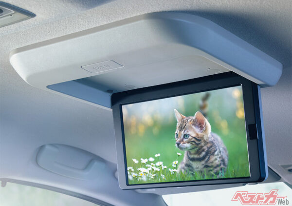 後席専用モニター（2022年11月 フルモデルチェンジ発表時の公式画像より）