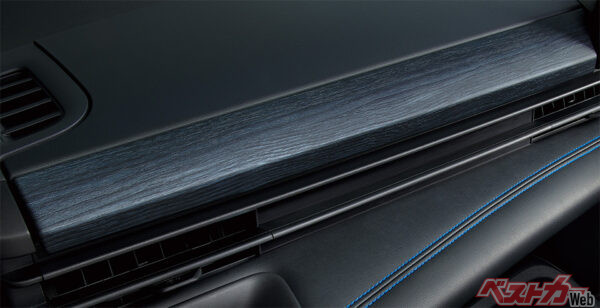 新型セレナ_AUTECH_専用ダークウッド調フィニッシャー（2022年11月 フルモデルチェンジ発表時の公式画像より）