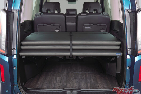 新型セレナ_マルチベッド_収納時（2022年11月 フルモデルチェンジ発表時の公式画像より）