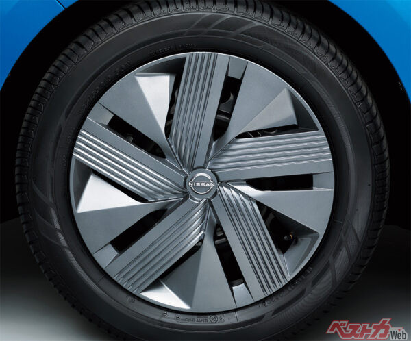 タイヤ＆ホイール 16インチフルホイールカバー X（2020年11月 発売開始発表時の公式画像より）