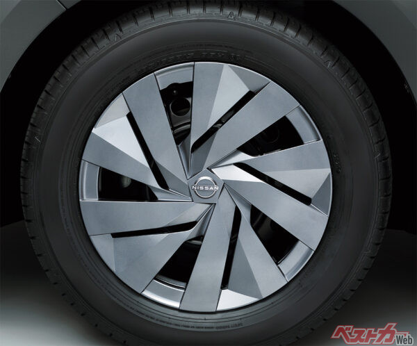 タイヤ＆ホイール 15インチフルホイールカバー S／F（2020年11月 発売開始発表時の公式画像より）