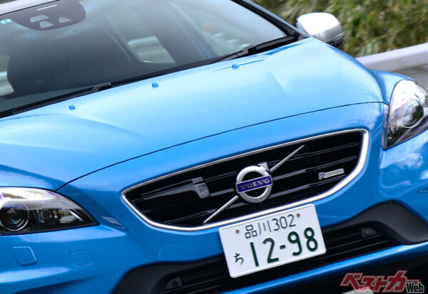 今中古車で大人気!! スムーズでトルクフルな走りがめちゃ楽しい! ボルボ V40T5 Rデザイン試乗プレイバック