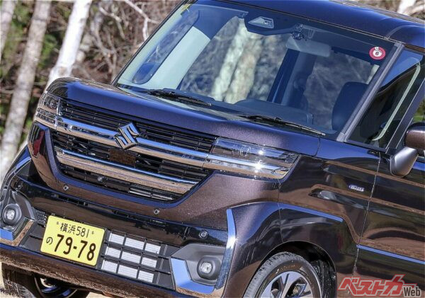 やはりオットマンが効いたか? N-BOXついに王座陥落! スズキ スペーシアが首位になったぞ! 軽自動車の販売に異変発生?