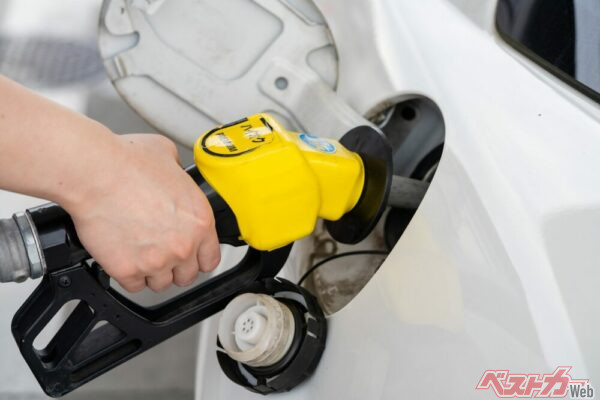 基本的には、燃料は満タン給油でOK。ただ、あまりクルマを動かさない人は、ガソリンが劣化する心配もあるため、満タンまでしないほうがいい（PHOTO：Adobe Stock_Haru Works）