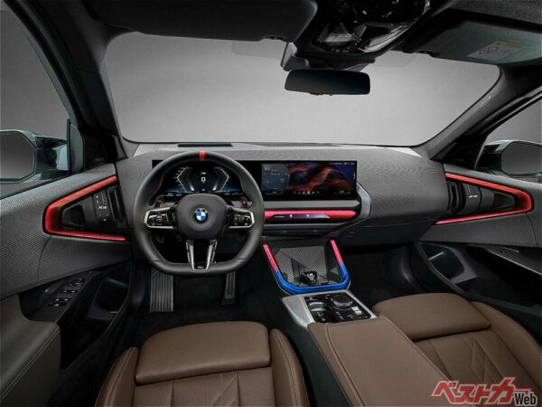 BMW新型X3のインテリア。サイドはともかくセンターの吹き出し口がない？