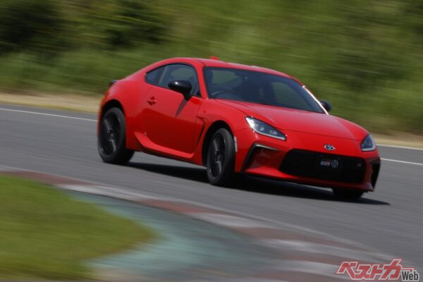 サーキット走行においてもボディー剛性とハンドリングは非常に重要である