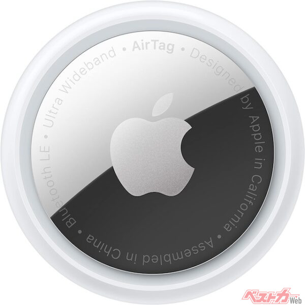 Appleの「AirTag」。バッテリーは1年持つと表記されているが、他のApple機器とのやりとりも多く、消費は多い。それでも「CR2032」型のボタン電池なので入手はしやすい。