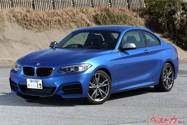 BMW M235iクーペ（F22型）。1シリーズの2ドアクーペ版となる2シリーズクーペ。M235iは3L直6ターボを搭載する上位モデルで、6MTも選べる