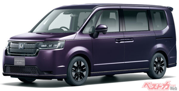 STEP WGN e:HEV SPADA(FF) フロント7: 3（トワイライトミストブラック・パール）（2022年5月 新型発表時の公式画像より）