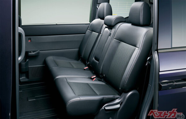 STEP WGN e:HEV SPADA ２列目6:4分割ベンチシート（2022年5月 新型発表時の公式画像より）