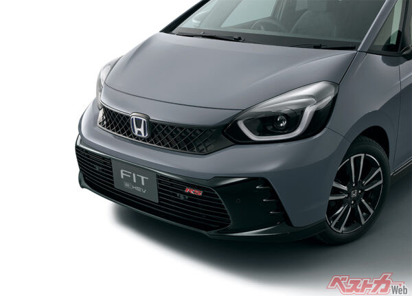 e:HEV RS フロントグリルイメージ オプション装着車 (スレートグレー・パール)（2022年10月 マイナーモデルチェンジ実施時の公式画像より）