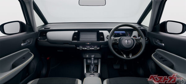 e:HEV RS インパネ オプション装着車 (ブラック)（2022年10月 マイナーモデルチェンジ実施時の公式画像より）