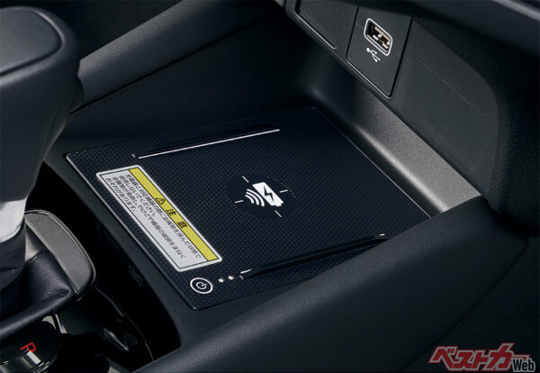 ワイヤレス充電器（2022年10月 マイナーモデルチェンジ実施時の公式画像より）