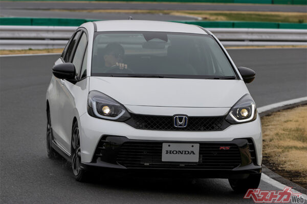 FIT e:HEV RS（2022年10月 マイナーモデルチェンジ実施時の公式画像より）