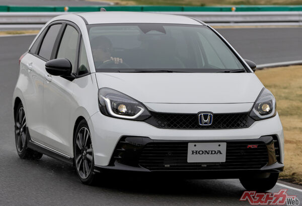 FIT e:HEV RS（2022年10月 マイナーモデルチェンジ実施時の公式画像より）