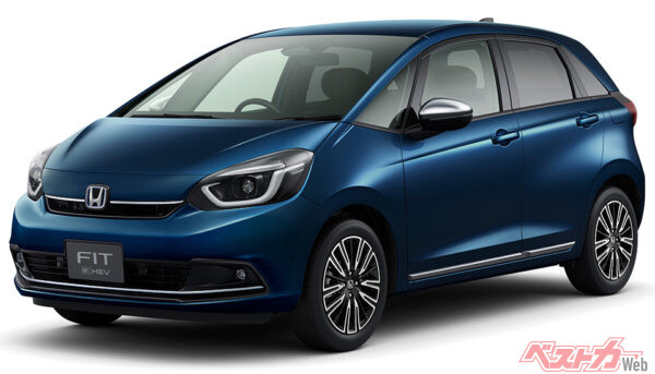 e:HEV LUXE フロント7:3スタイリング （ミッドナイトブルービーム・メタリック）（2022年10月 マイナーモデルチェンジ実施時の公式画像より）