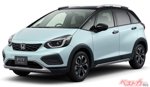 e:HEV CROSSTAR フロント7:3スタイリング （フィヨルドミスト・パール＆ブラック）（2022年10月 マイナーモデルチェンジ実施時の公式画像より）