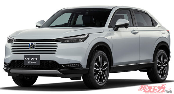 e:HEV Z(FF) フロント7:3スタイリング プレミアムサンライトホワイト・パール（2024年4月 マイナーチェンジ実施時の公式画像より）