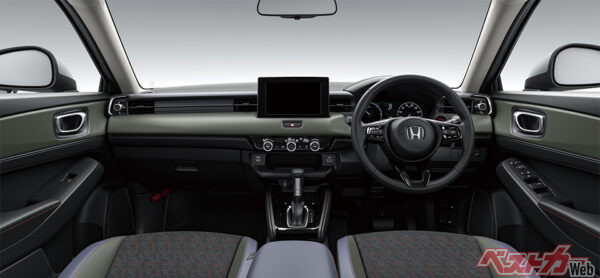 e:HEV X・HuNT パッケージ(FF) チャートインパネ（2024年4月 マイナーチェンジ実施時の公式画像より）