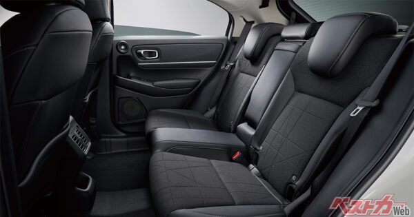 リアシート（2024年4月 マイナーチェンジ実施時の公式画像より）