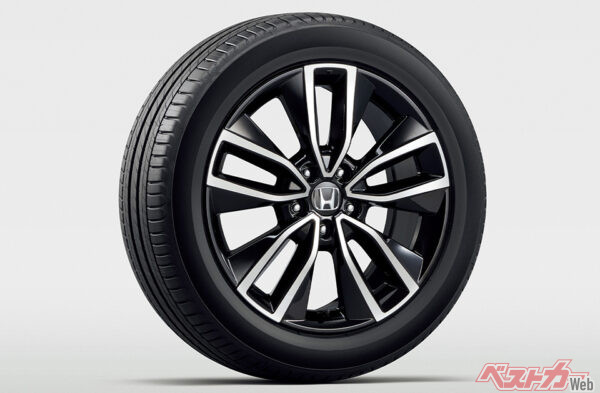 18インチアルミホイール （ブラック塗装＋切削）（2024年4月 マイナーチェンジ実施時の公式画像より）