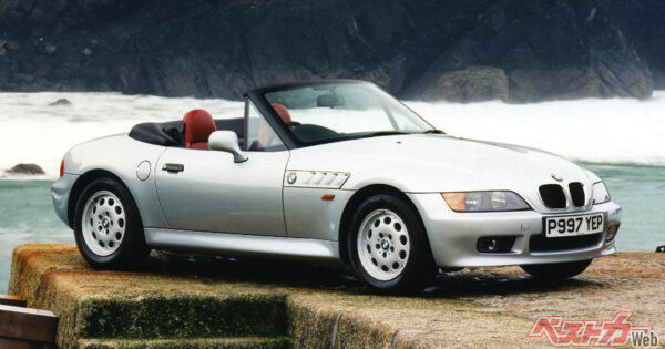 BMW Z3……3シリーズコンパクト（E36/5）をベースにした2シーターオープン。アメリカのサウスカロライナ工場で作られた初のBMW車で、1.9Lエンジンは140psで車重は1220kgとバランスがよく、FRということもあって人気が高かった