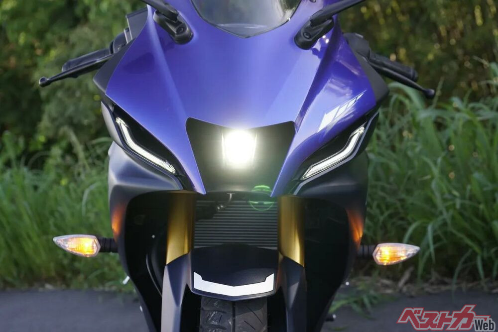 一体感のある作り込み。YZF-R125は操る楽しさを存分に味わえる。