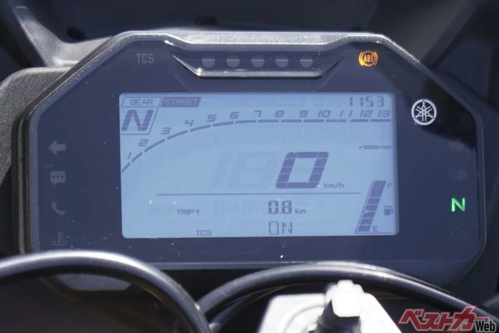 一体感のある作り込み。YZF-R125は操る楽しさを存分に味わえる。