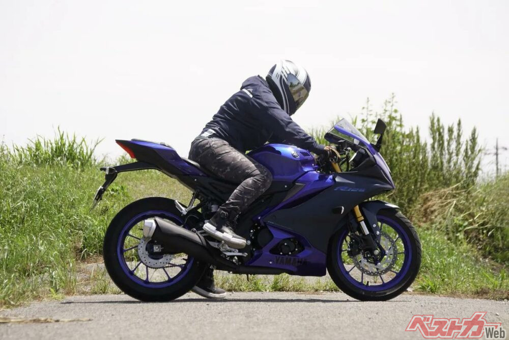 一体感のある作り込み。YZF-R125は操る楽しさを存分に味わえる。