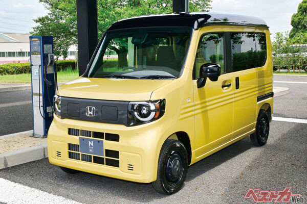 2024年10月10日からの発売が発表されたホンダ N-VAN e:は、N-VANの抜群な使い勝手を継承する軽BEV。頼もしい数値の走行距離も魅力だ