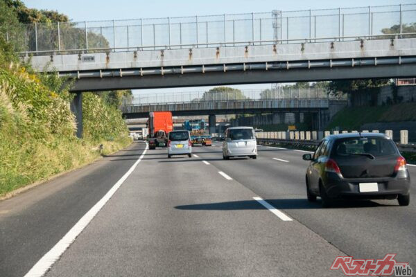 東日本大震災で被害を受けた常磐道は、復旧区間も含めて段階的に開通が進み、2015年3月に全線が開通した（BSDC＠AdobeStock）