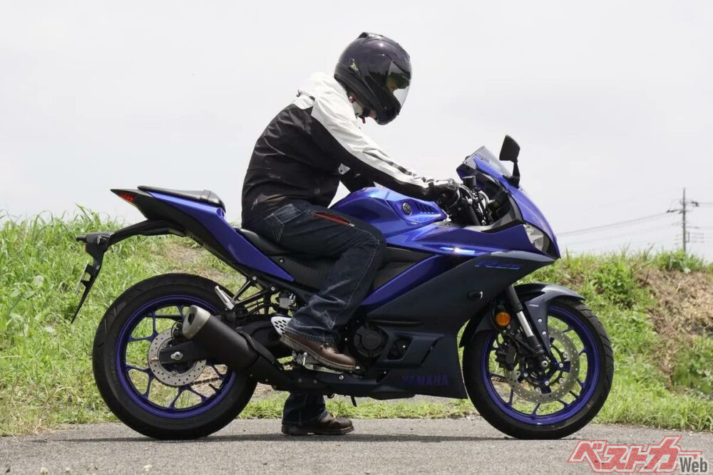 スポーツ性と扱いやすさの好バランス！YZF-R25は250スポーツのスタンダードモデルだ