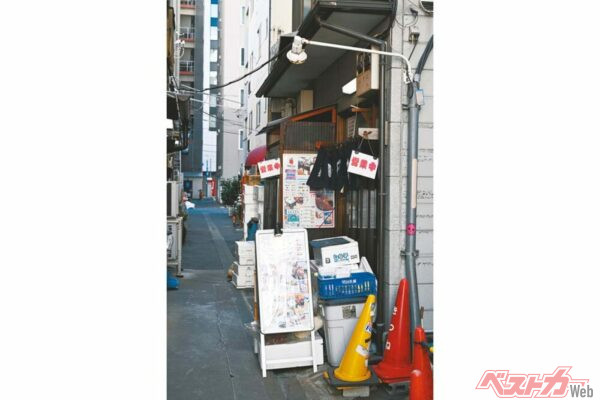 『多け乃』店は路地をちょっと入ったところに