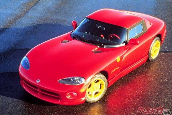 ダッジ バイパー（1991年）：7993cc　2代目は初代より大きい8390ccだったが、日本では正規で販売されなかった