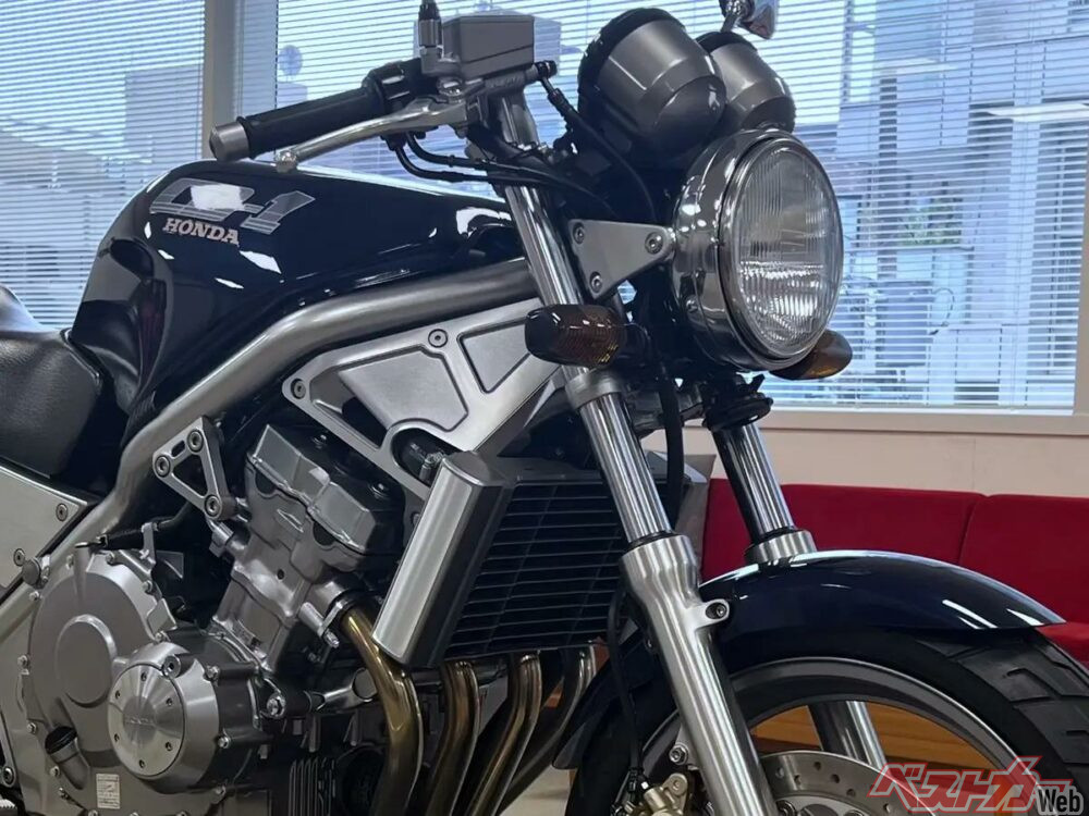 CBRの心臓を積んだスポーツネイキッド「CB-1」を今こそ見直したい 