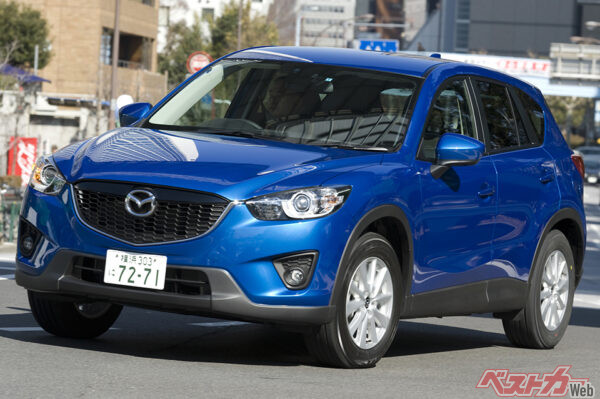 マツダ 初代CX-5……全長4540×全幅1840×全高1705mm／エンジン：2.2L 直4ディーゼルターボ（175ps/42.8kgm）／JC08モード燃費：18.0km/L（XD 4WD）