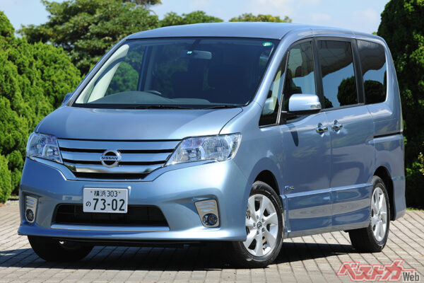 日産 4代目セレナ……全長×全幅×全高：4770×1735×1865mm／エンジン：2L 直4（147ps）+モーター／JC08モード燃費：15.2km/L（ハイウェイスター S-HYBRID）